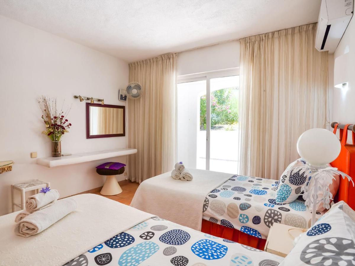 Roofed Villa In Albufeira With Private Swimming Pool Olhos de Agua  Room photo